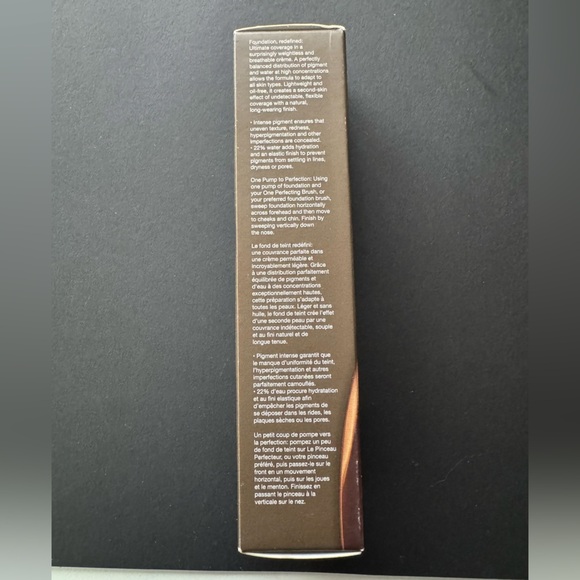 Becca Ultimate Coverage 24 Hour Foundation in Mahagony (1.0FL.OZ / 30ML) - Picture 10 of 12